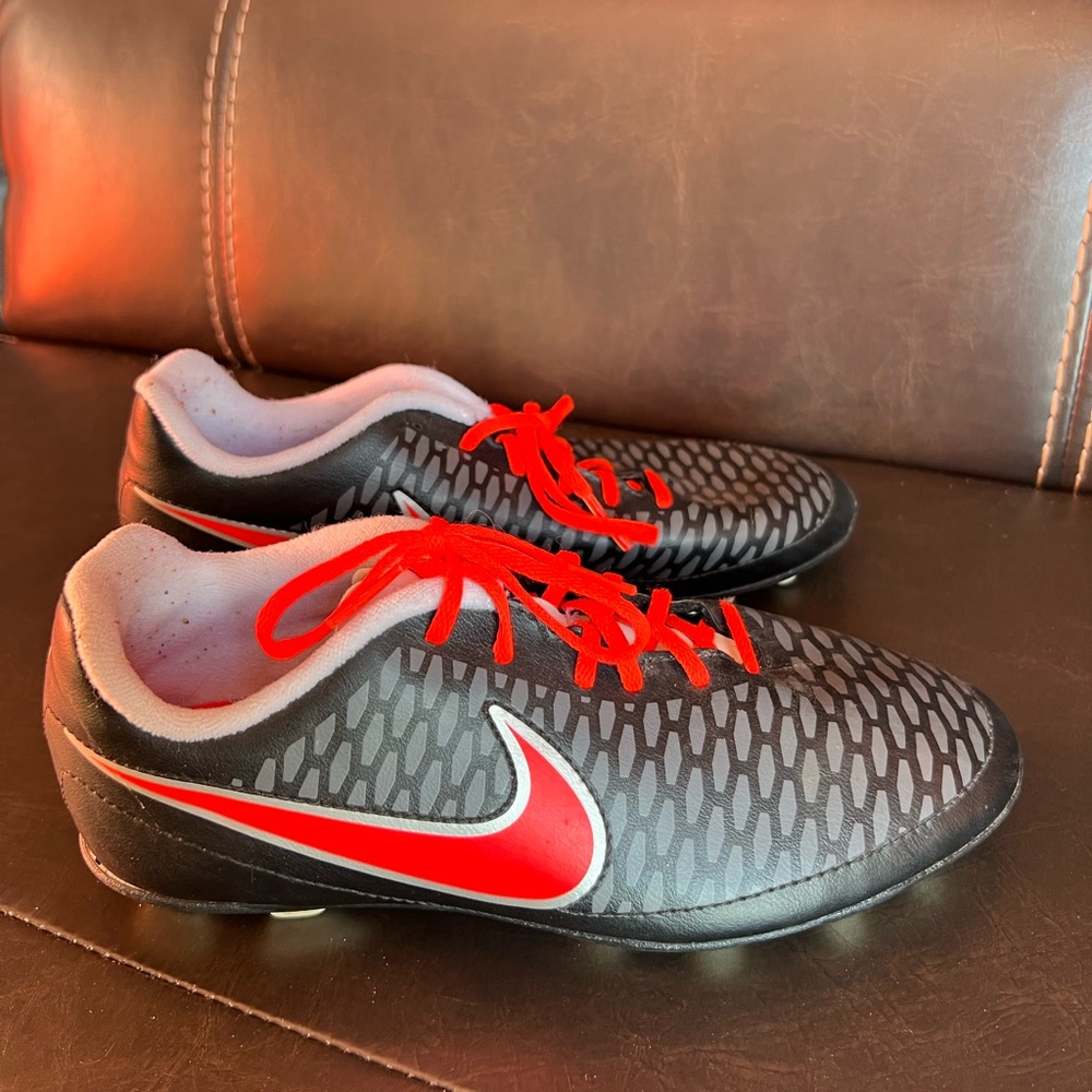 Soccer cleats